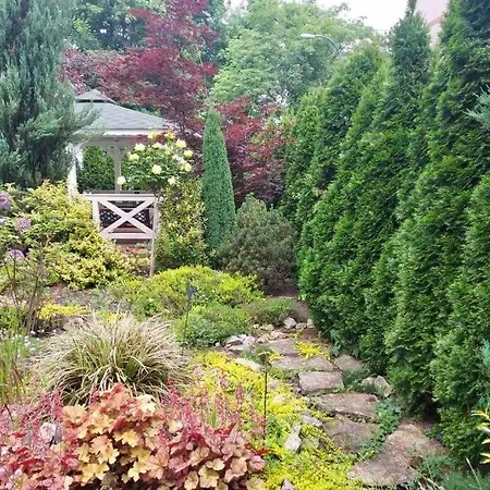 Hidden Gem Garden Apartament *